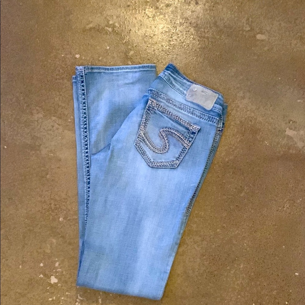 Silver Jeans “Suki”Mid Slim Bootcut Jeans Size 28